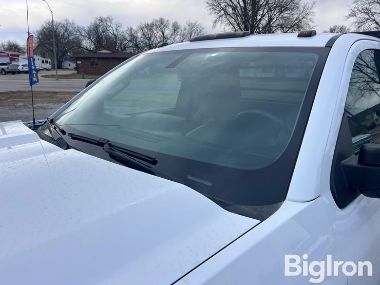 2015-chevrolet-silverado-3500-image-13