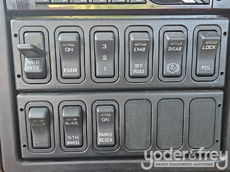 2017-international-8600-image-46