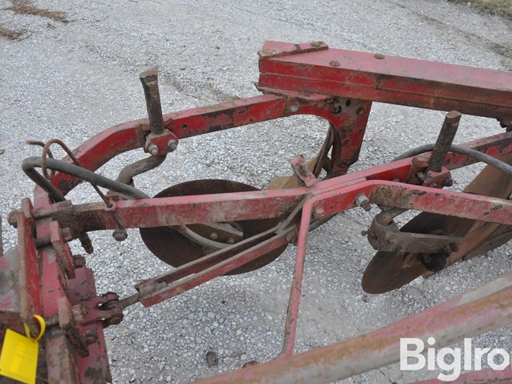 international-550-image-11