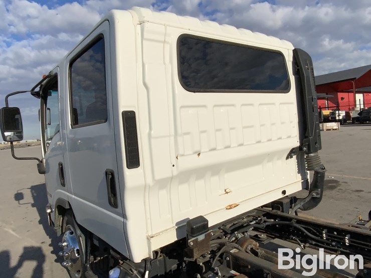 2015-isuzu-nqr-image-20