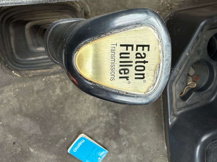 2001-volvo-vnl-tractor-truck---albany,-or-image-47