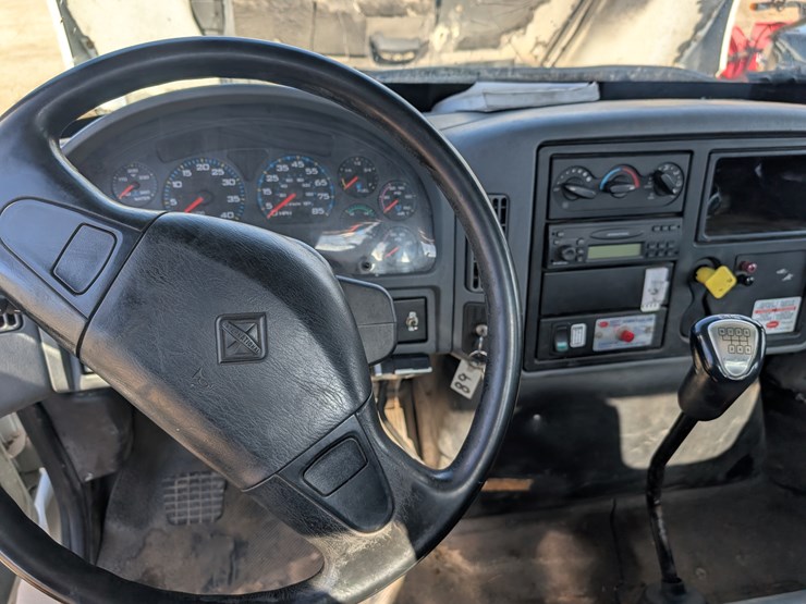 2006-international-durastar-4300-image-19