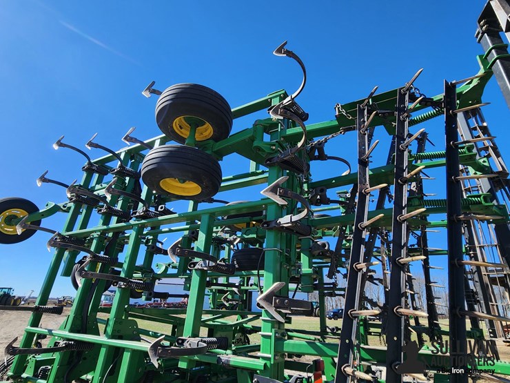 2011-john-deere-2210-image-14