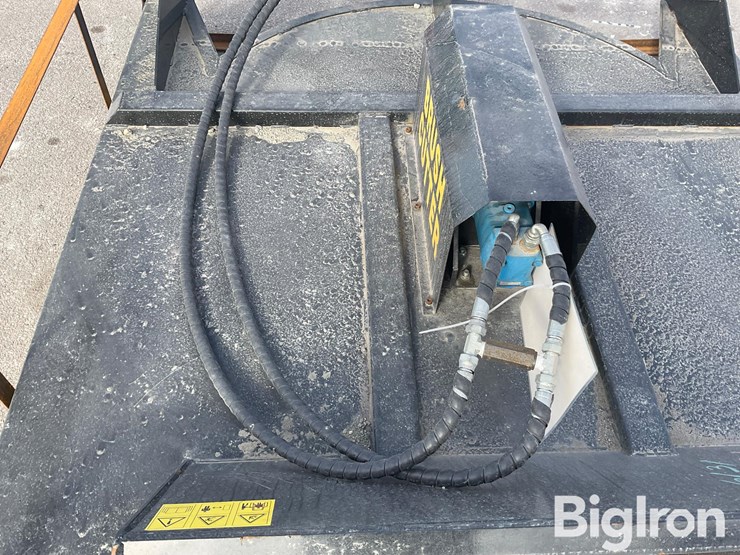 2025-massey-ferguson-730-image-11