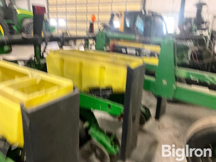 john-deere-1720-image-15