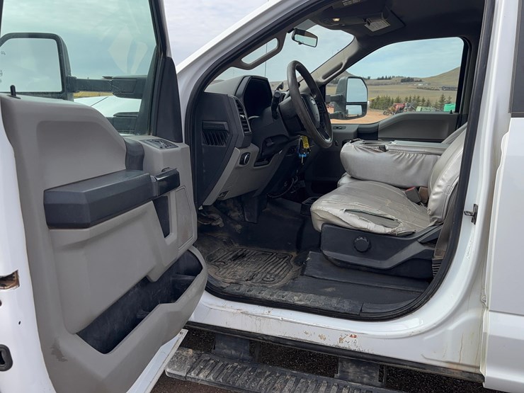 2018-ford-f550-image-13