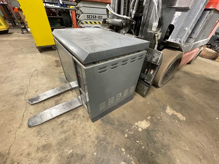 #1230-•-toyota-electric-forklift-(shawano,-wi)-image-36