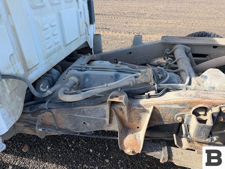 2015-chevrolet-silverado-3500-image-13