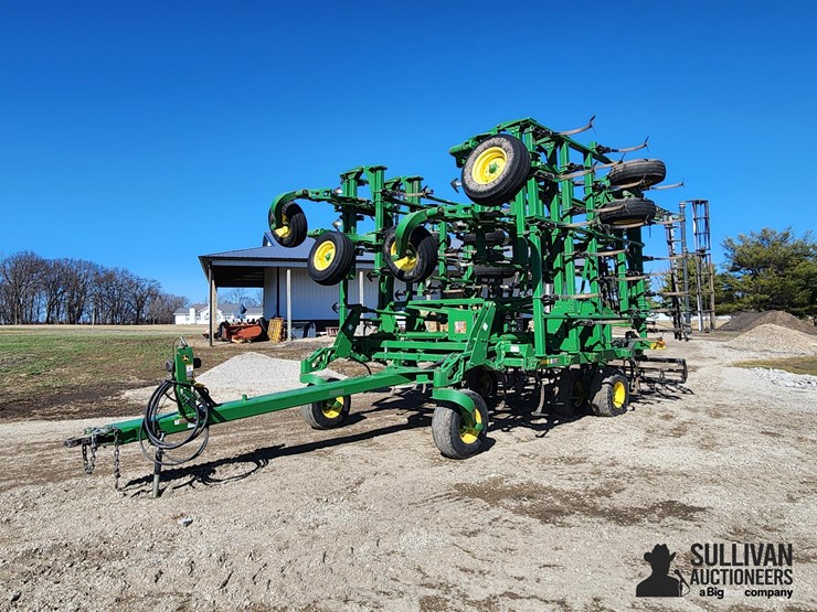 2011-john-deere-2210-image-1