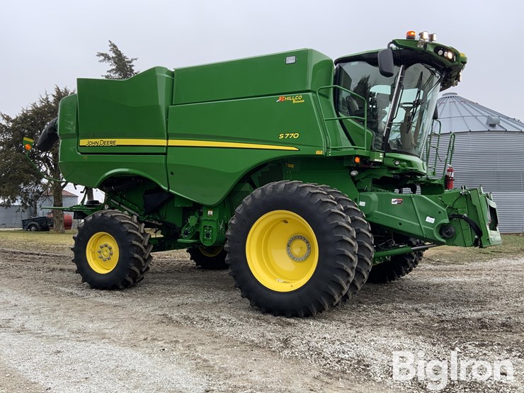 2019-john-deere-s770-image-3