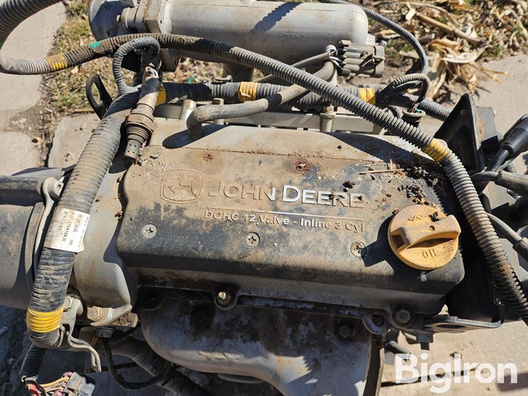 john-deere-gator-image-8