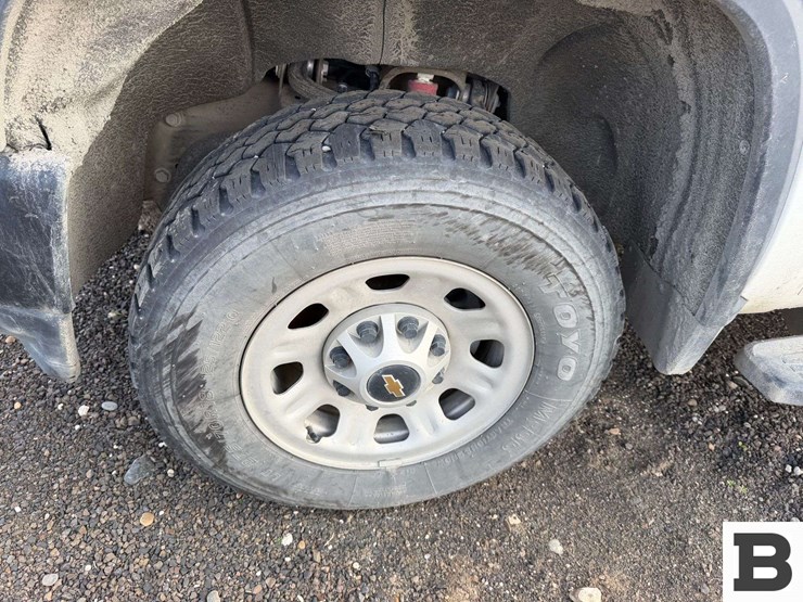 2023-chevrolet-silverado-3500-image-13