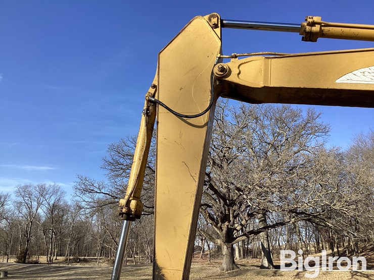 caterpillar-el240-image-13