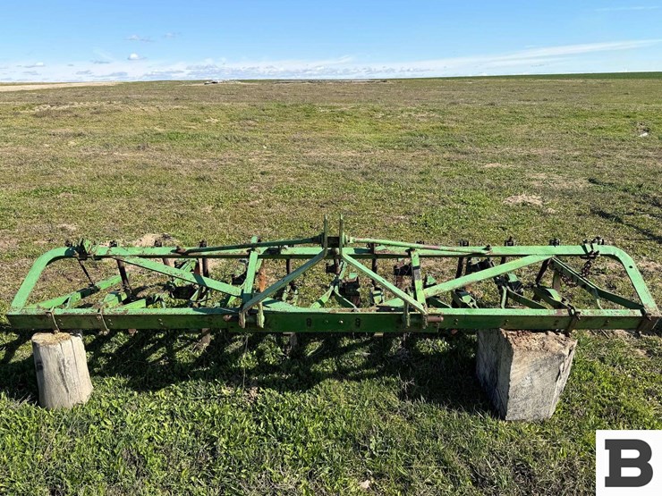 john-deere-10-image-2