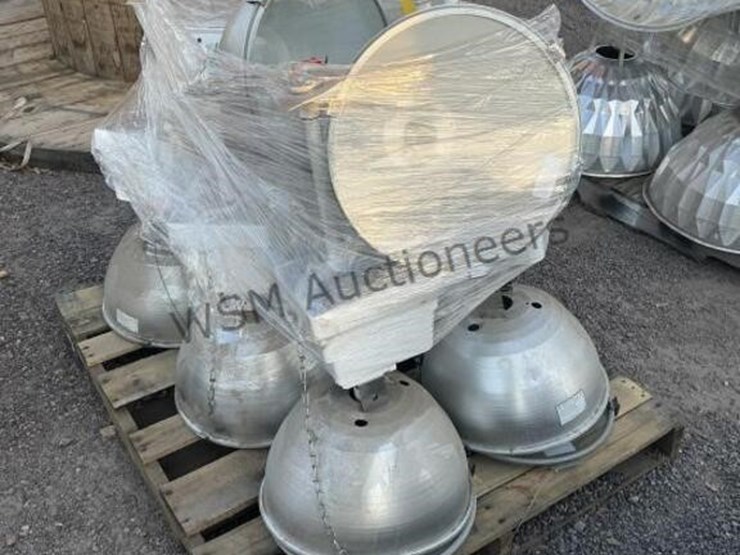 pallet-of-high-bay-lights-image-1