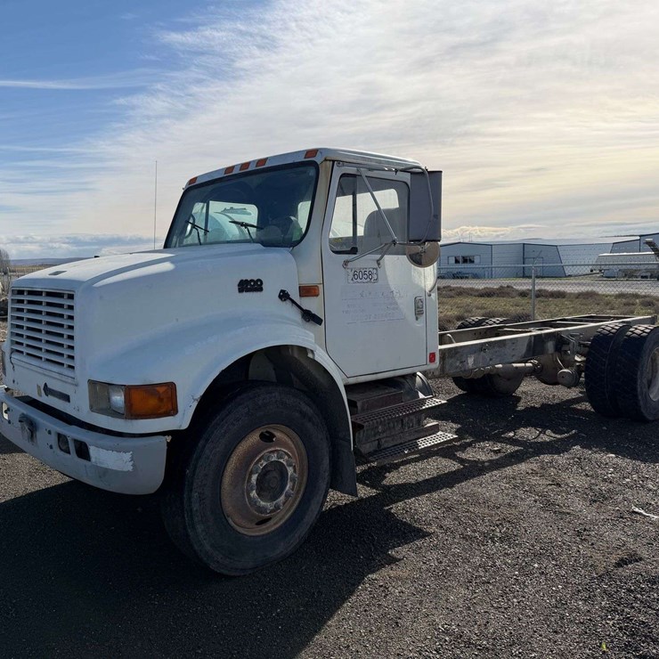 1995 INTERNATIONAL 4900