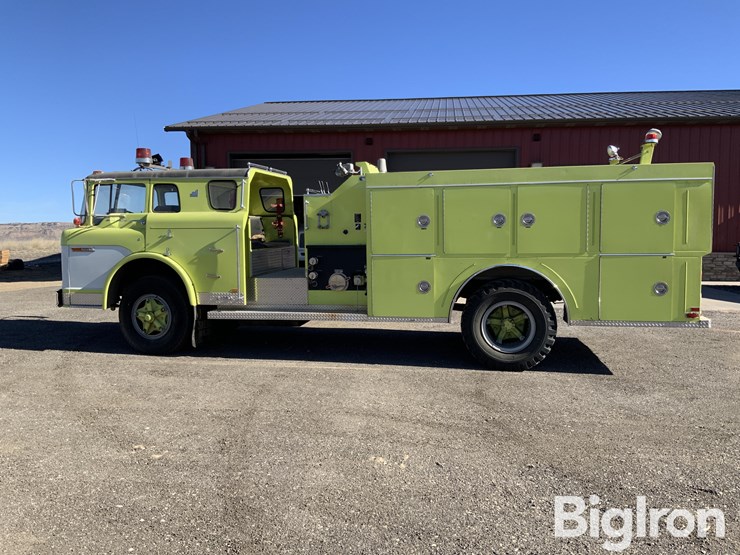 1979-ford-900-image-8