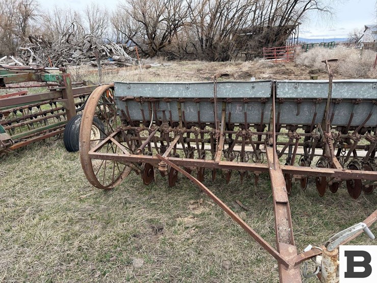 john-deere-van-burnt-grain-drill-image-12