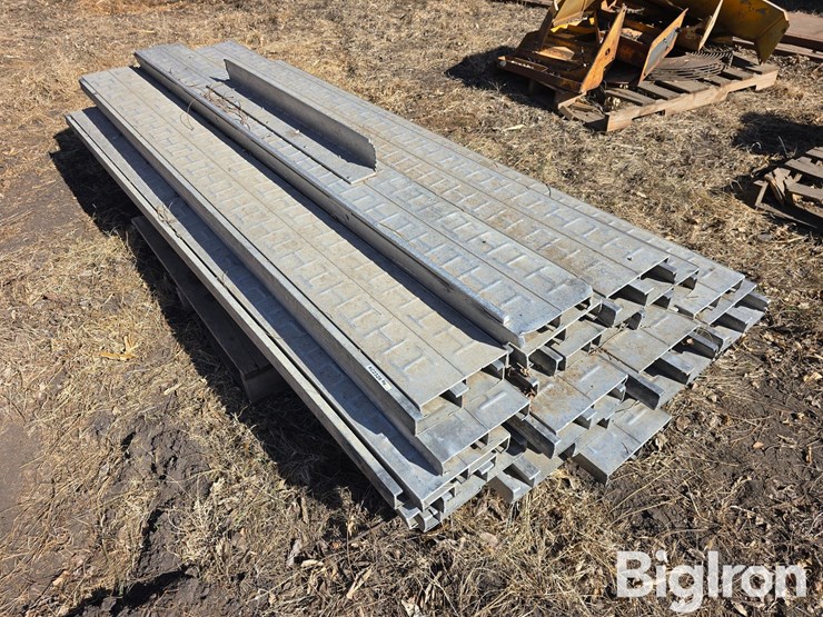 wilson-livestock-trailer-image-3