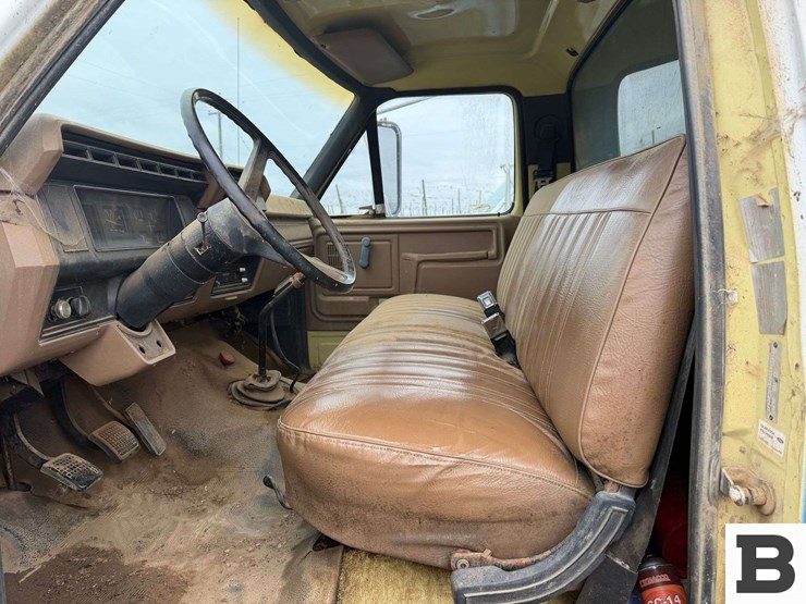 1992-ford-f700-image-44