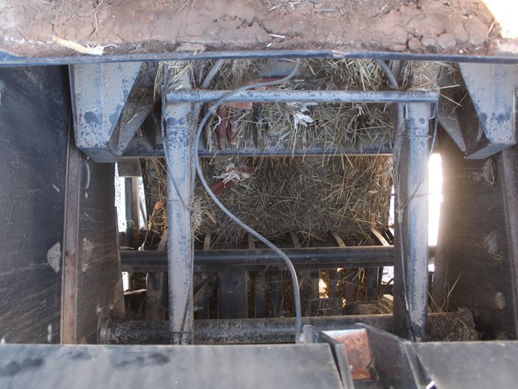 2019-case-ih-lb434xl-image-50