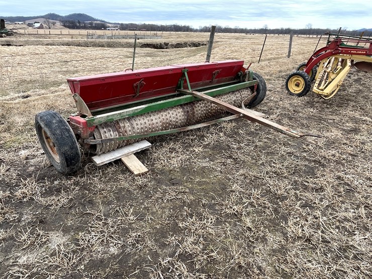 #3438-•-brillion-sure-stand-seeder-image-3