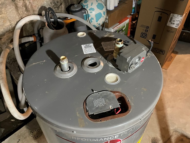 #3525-•-rheem-performance-platinum-hot-water-heater-image-4