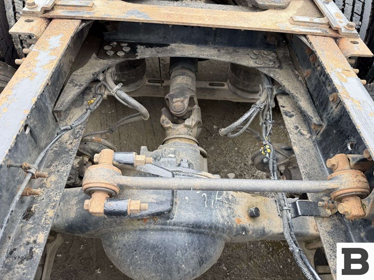 2001-volvo-vnl-tractor-truck---albany,-or-image-26