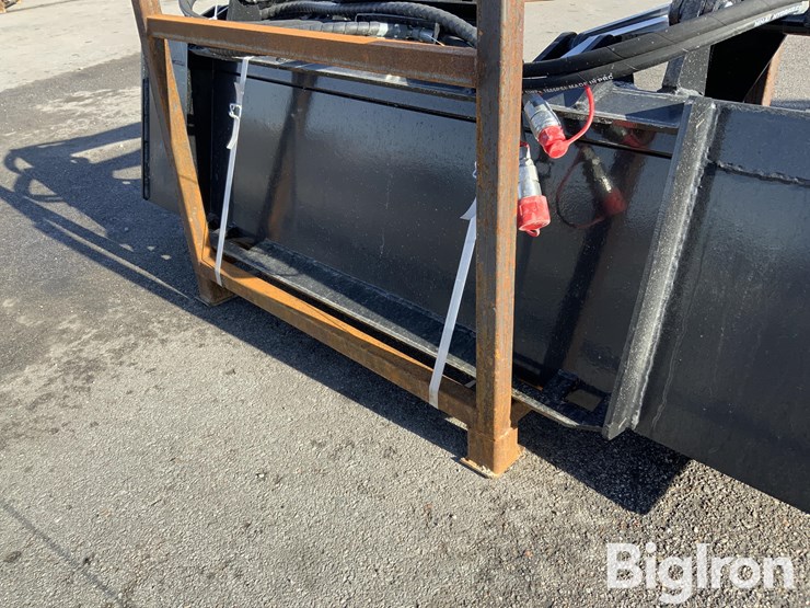 2025-massey-ferguson-730-image-10