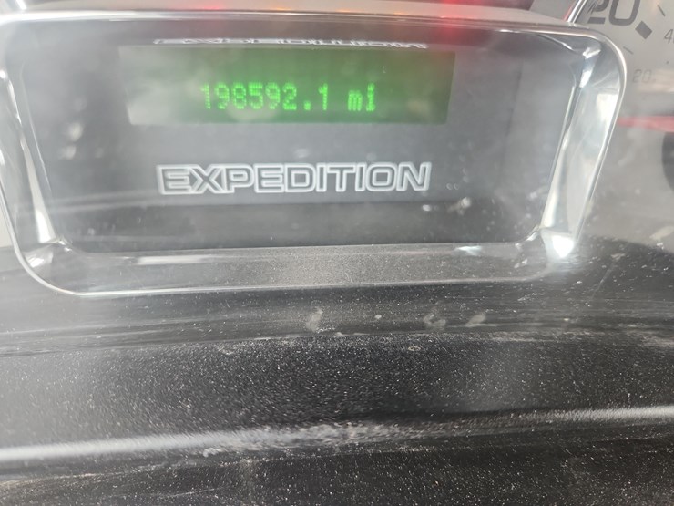 2011-ford-expedition-image-17