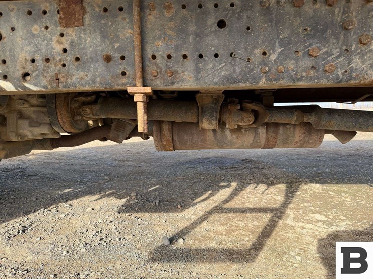 1999-isuzu-npr-image-15