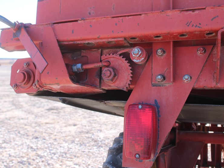 new-holland-166-image-21