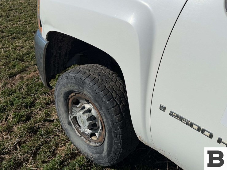 2005-chevrolet-silverado-2500-image-13