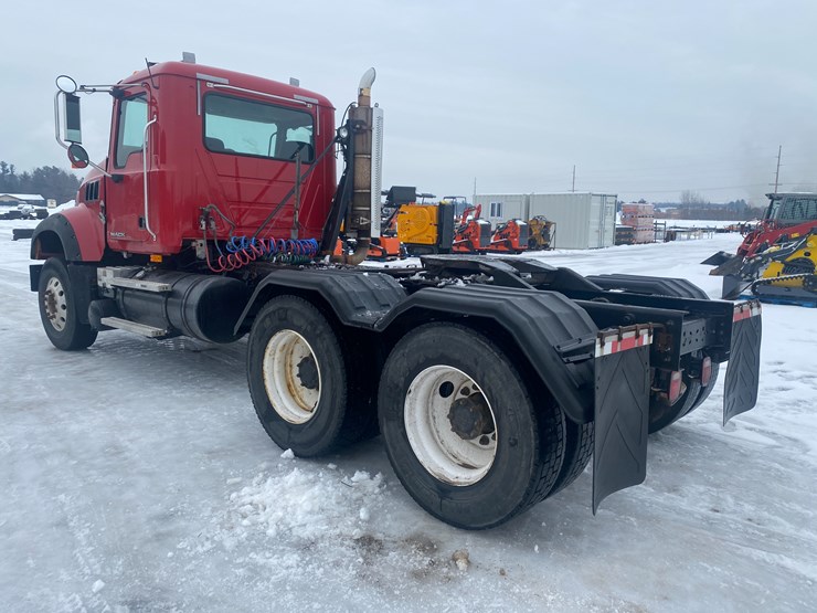 #1145-•-2009-mack-gu713-semi-tractor-(has-wi-title)-(mosinee,-wi)-image-13