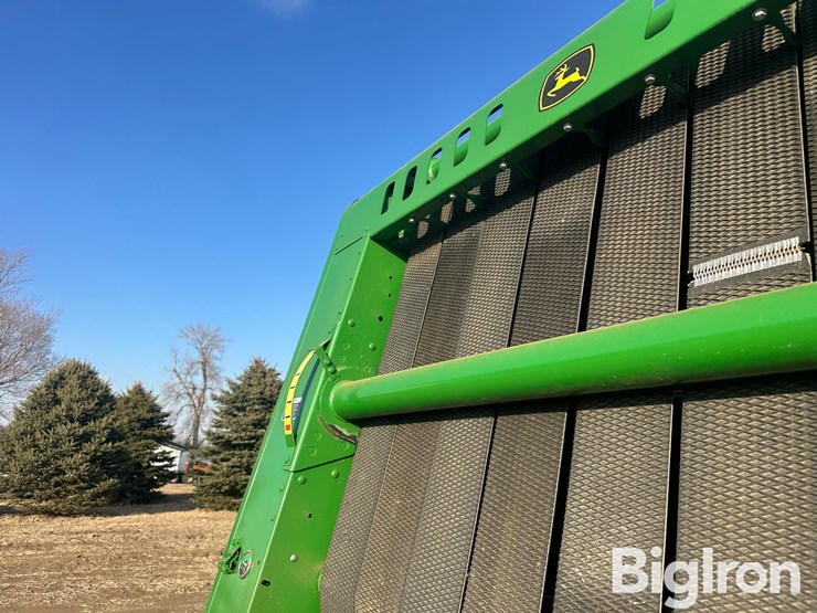 2019-john-deere-560m-image-9