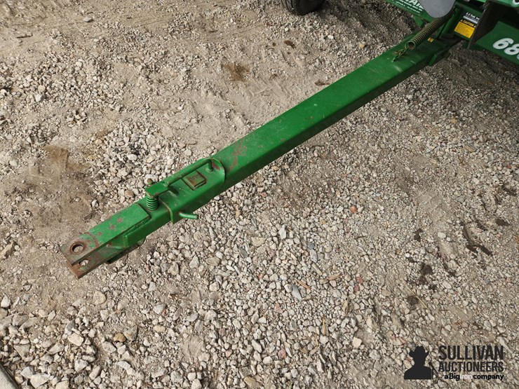 2022-john-deere-c8r-image-9