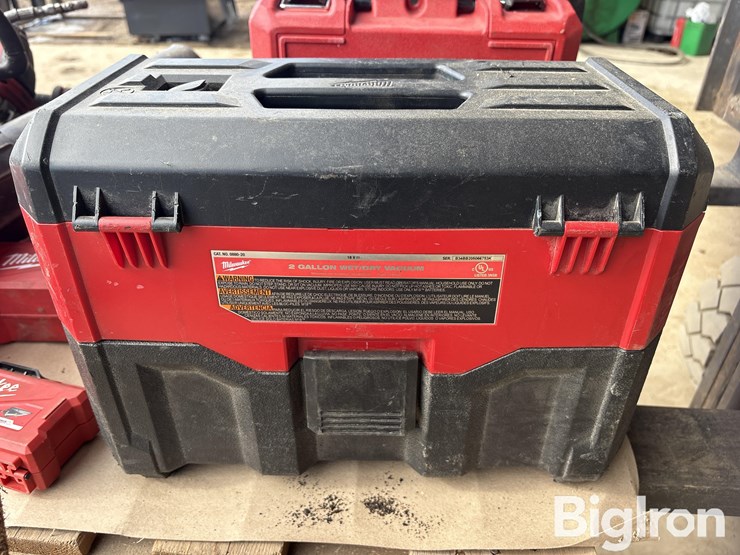 skid-of-milwaukee-power-tools-image-9