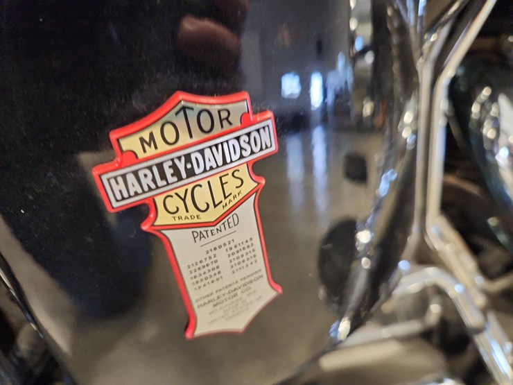 2005-harley-davidson-flsts-softail-springer-classic-motorcycle-image-21