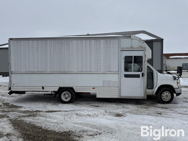 2008-ford-e350-image-4