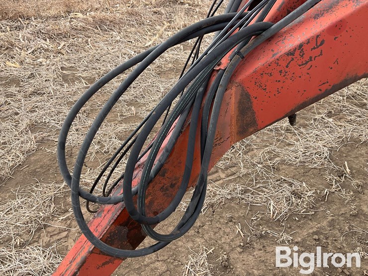 new-holland-216-image-10