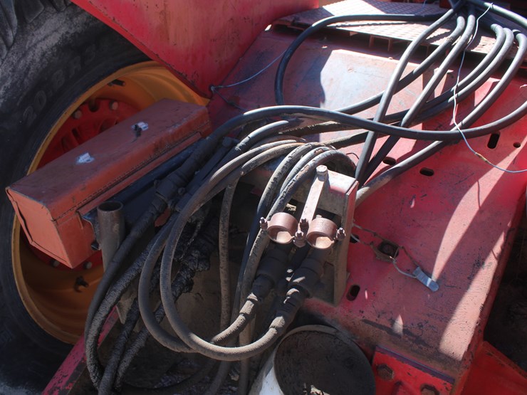 1980-versatile-875-image-46