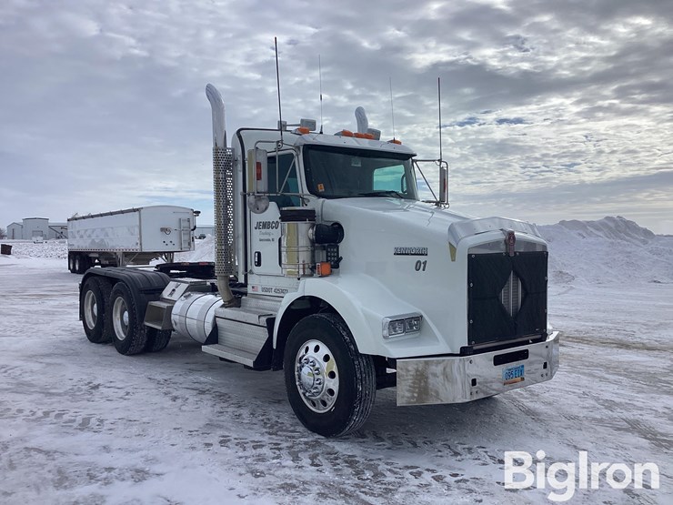 2020-kenworth-t800-image-3
