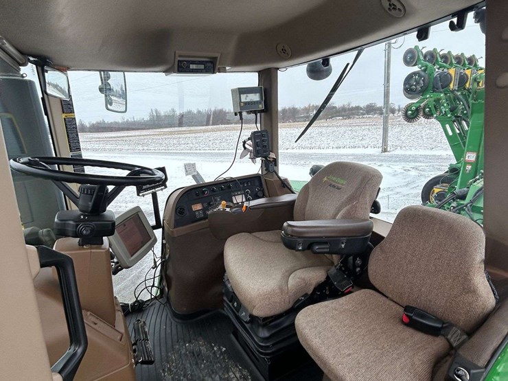 2007-john-deere-8230-image-13