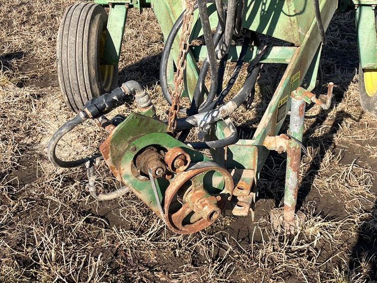 john-deere-520-image-13