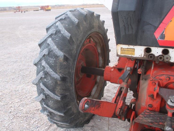 #1012-•-case-2390-tractor-image-41