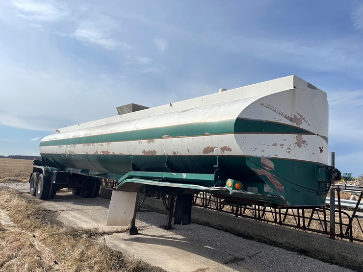 1978-fruehauf-tanker-image-3