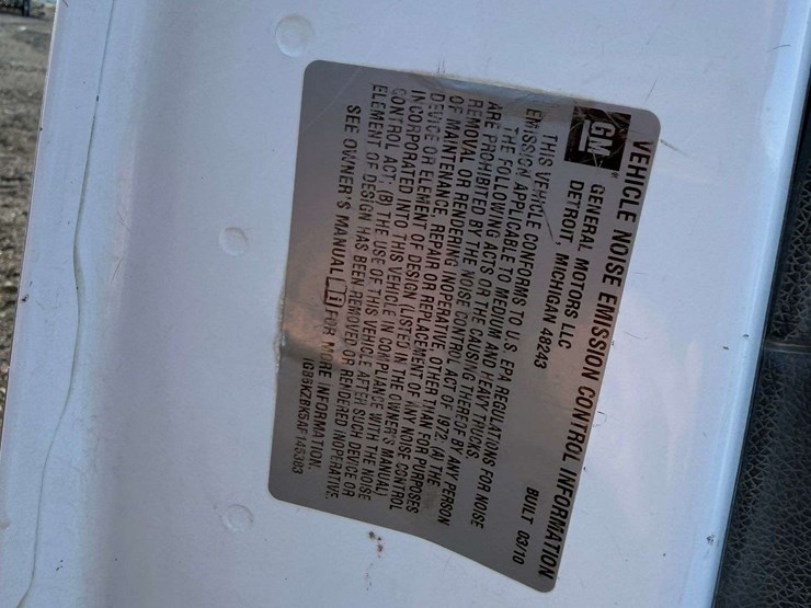 2010-chevrolet-silverado-3500-image-35