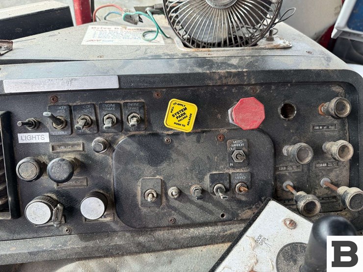 1996-volvo-wx-feed-truck---albany,-or-image-67