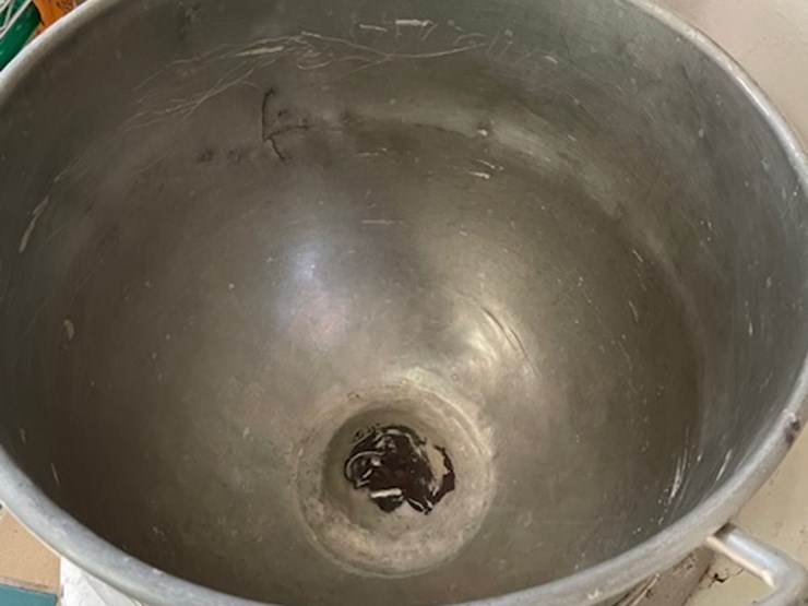 #6001-•-hobart-80-qt-commercial-mixer-(jacksonport,-wi)-image-13