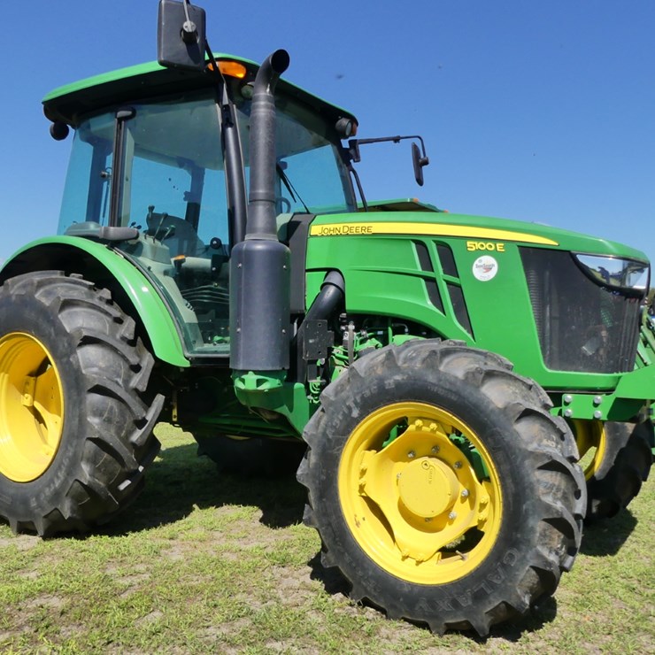 2022 JOHN DEERE 5100E
